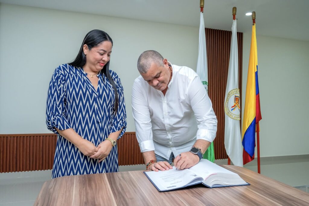 618930043_1374855591350611_7747295739052134619_n-1024x682 Malka Irina Moreno Fernández asumió como nueva vicerrectora de Investigación y Extensión de Uniguajira.