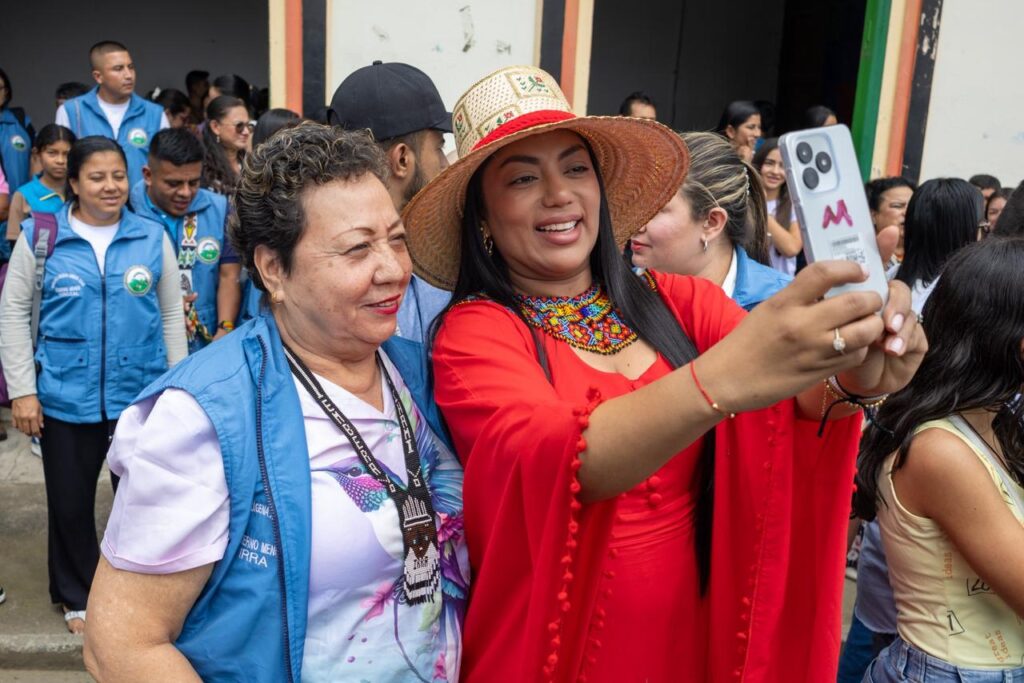 78de540a-243f-40a8-8388-b824d2d315f4-1024x683 Martha Peralta Epieyú fortaleció su campaña al Senado en Risaralda y Córdoba.